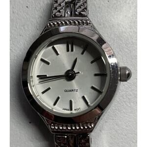 Female Women Alloy Bracelet Analog Quartz Wrist Watch Casual Dresses Watches